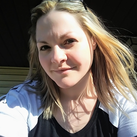 Meet your Posher, Jen - Picture 3 of 3